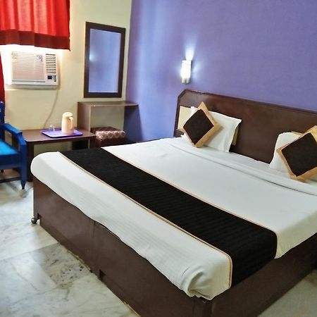 Hotel Zee Агра Екстериор снимка