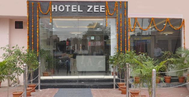 Hotel Zee Агра Екстериор снимка